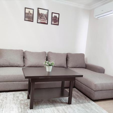 Renovated 1 Bedroom With King Size Bed In Kentron Yerevan Exterior photo