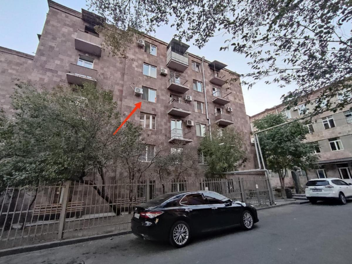 Renovated 1 Bedroom With King Size Bed In Kentron Yerevan Exterior photo
