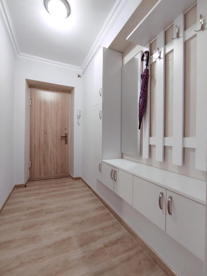 Renovated 1 Bedroom With King Size Bed In Kentron Yerevan Exterior photo