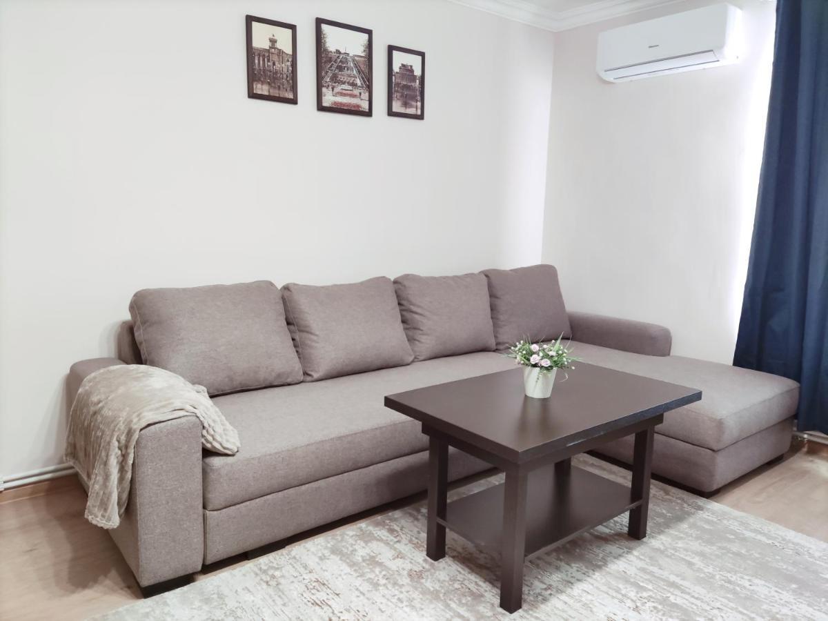 Renovated 1 Bedroom With King Size Bed In Kentron Yerevan Exterior photo