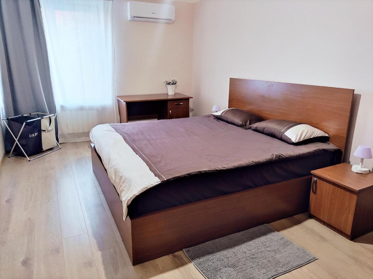 Renovated 1 Bedroom With King Size Bed In Kentron Yerevan Exterior photo