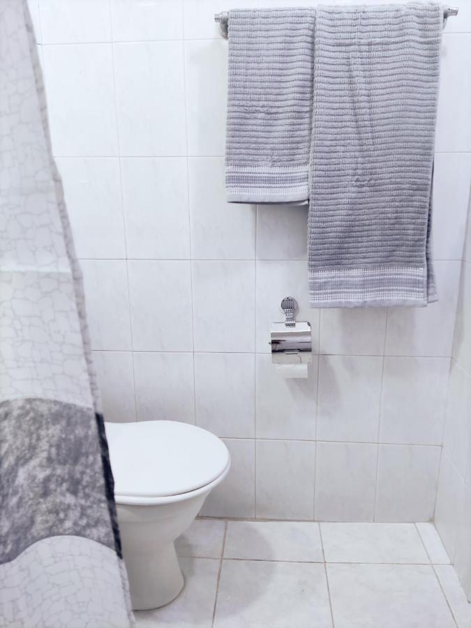 Renovated 1 Bedroom With King Size Bed In Kentron Yerevan Exterior photo